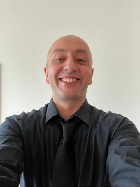 Homayon Asadi, daglig leder i Hvitvask AS.